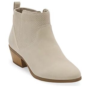 Arizona Jean Company Cream Ankle Boots with Western Style and Low Stacked Heel